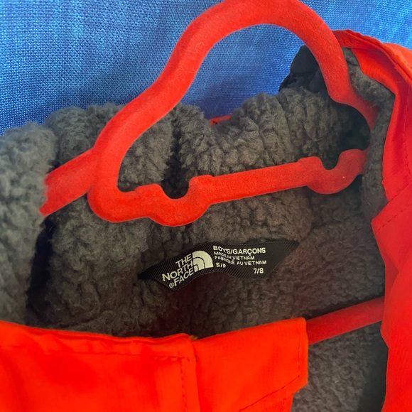 The North Face Boys’ Warm Storm Rain Jacket - Picture 3 of 3